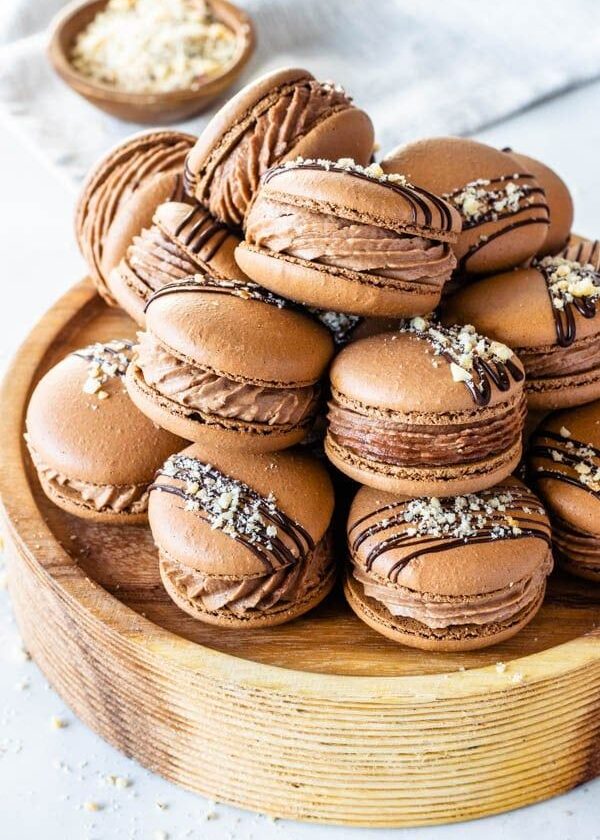 Nutella Drizzle Macarons