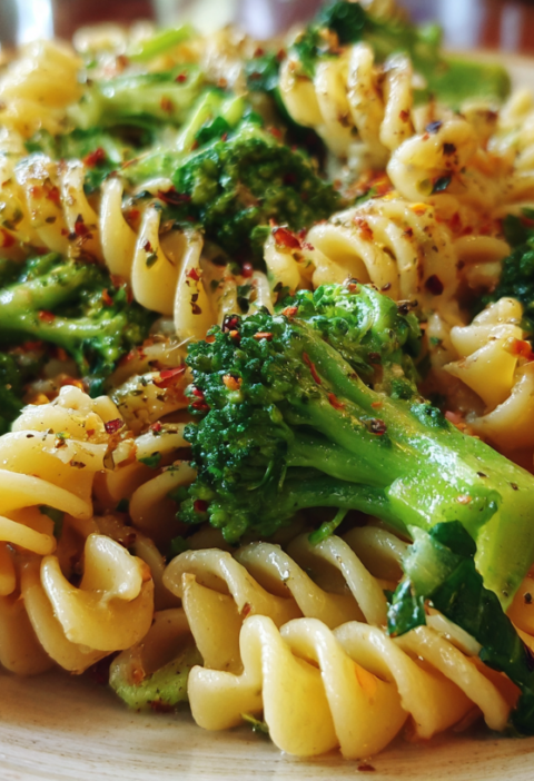 Easy Healthy Broccoli Pasta